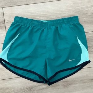 Women’s Nike running shorts in green, XS with inside liner